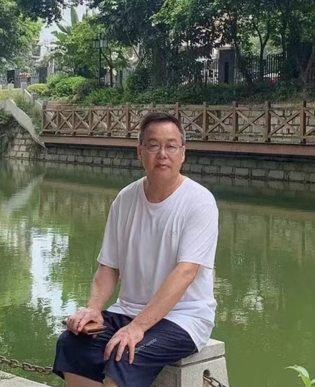 歷史教研組長(zhǎng)：徐州華
